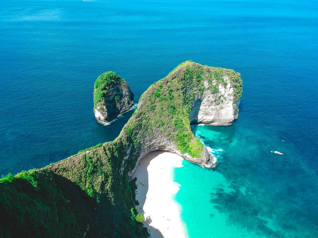 EXPLORE BALI NUSA PENIDA 4D3N PRIVATE TOURS